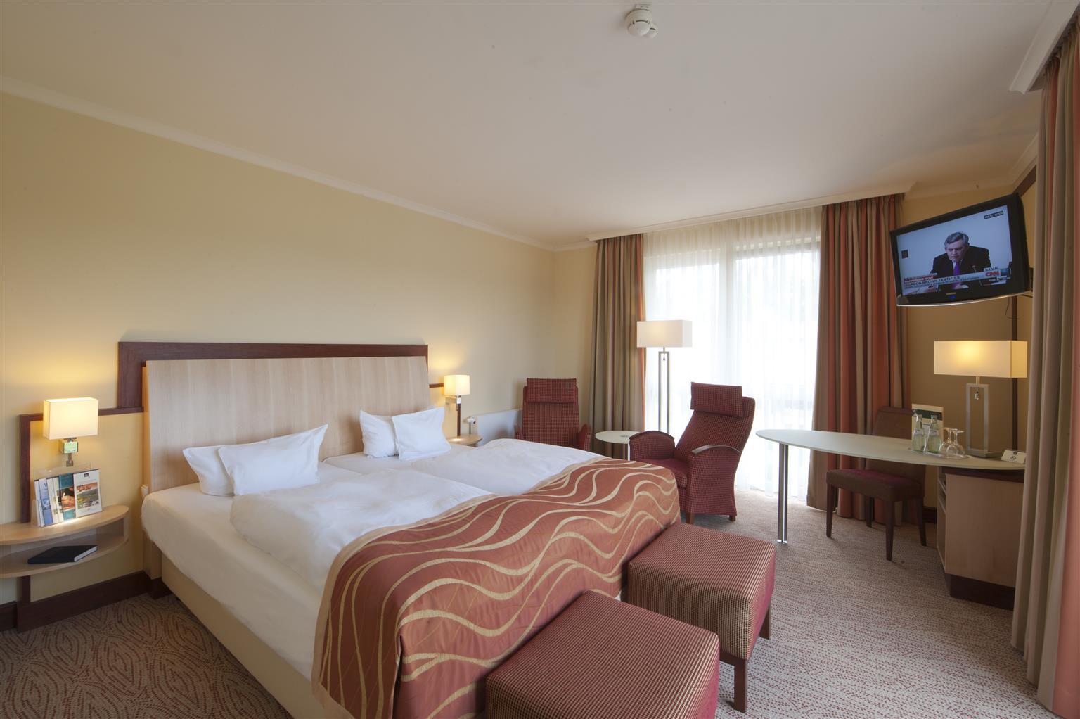 Best Western Premier Castanea Resort Hotel Adendorf Bagian luar foto